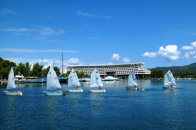 Samo u Travellandu do 31.05. letujte u najlepšim grčkim hotelima uz popuste do čak 60%